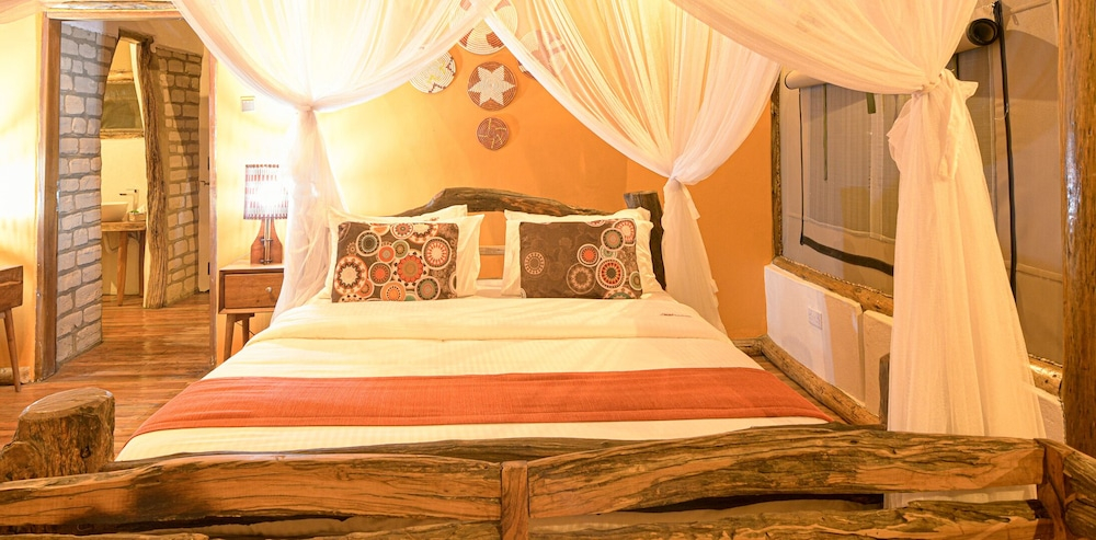 Aardvark Safari Lodge
