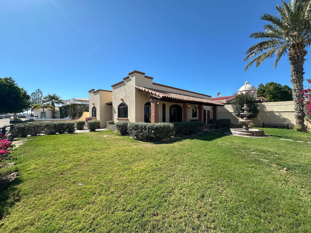 Tranquil Family Escape With Large Patio