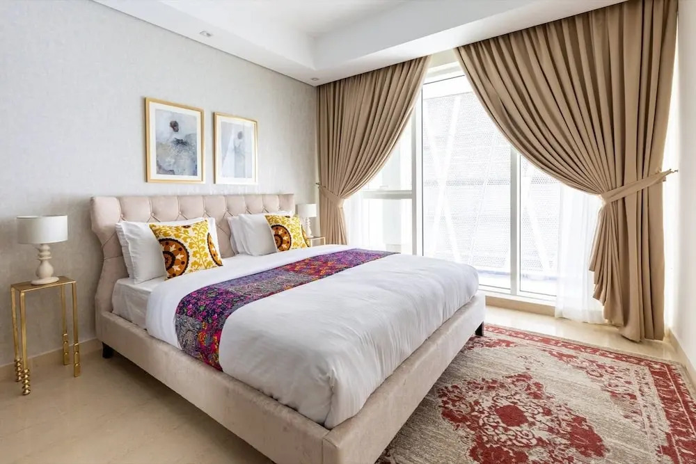 Luxurious 3BR Loft W/ Study In Downtown Dubai