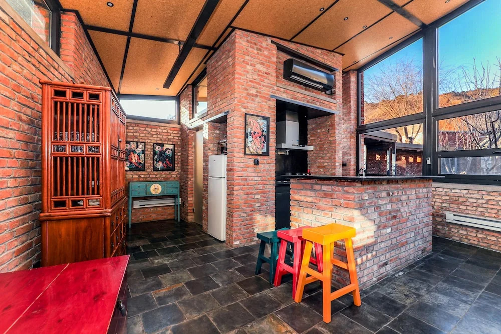 Sansa Village Boutique Hotel at Mutianyu Great Wall Adjoin to Mutianyu Great Wall - Room with the View of Great Wall - Chinese massage experience - Vehicle Shuttle Service - International Catering - SPA& Nail Beauty Facilities