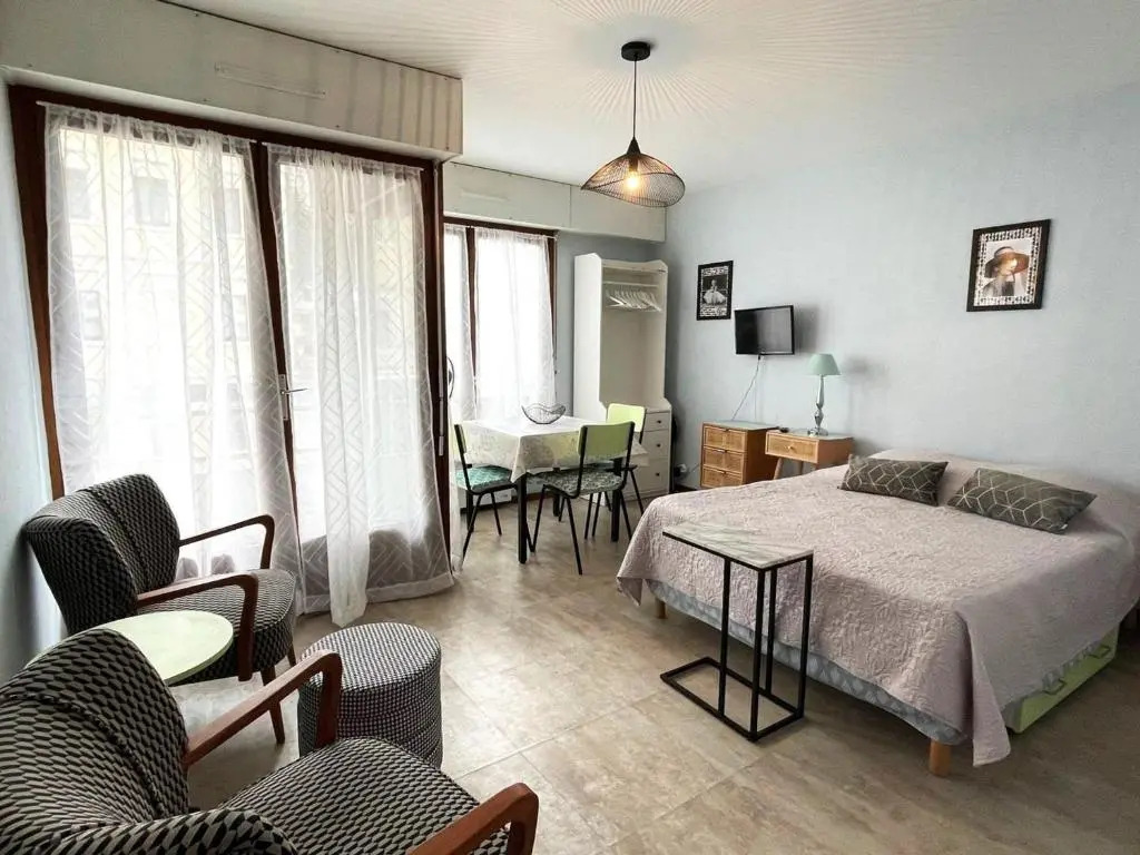 Appartement Aix-les-Bains, 1 pièce, 2 personnes - FR-1-555-10
