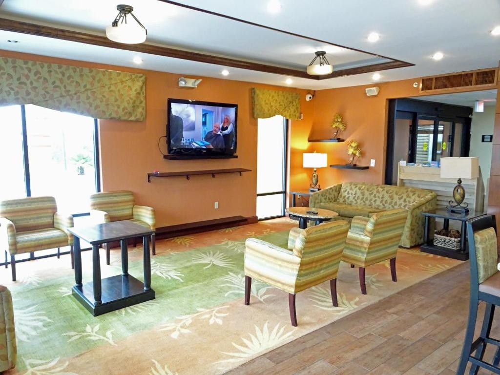 Home Town Inn & Suites