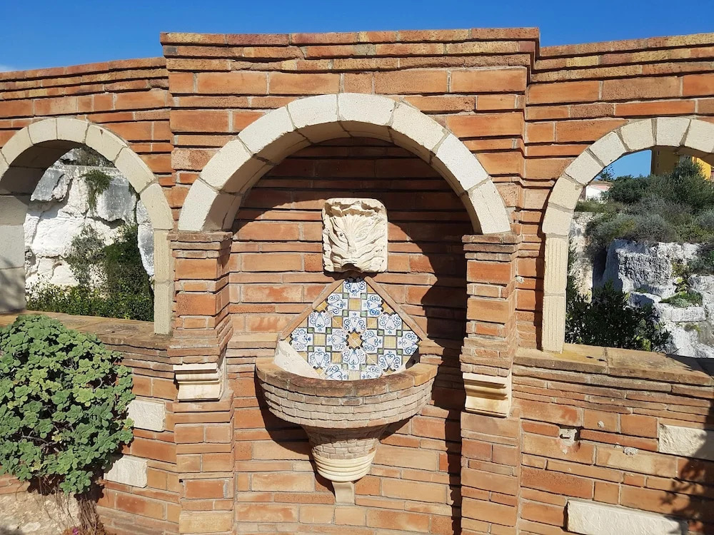La Latomia Villa nei Pressi del Teatro Greco No1678