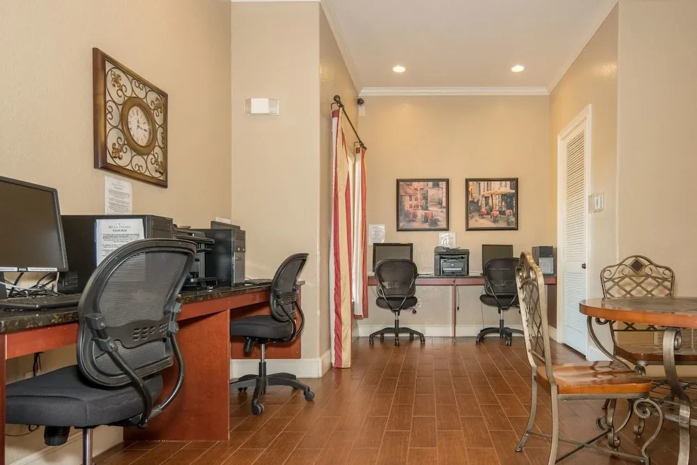 BP632CP Bella Piazza - Three Bedroom Condo