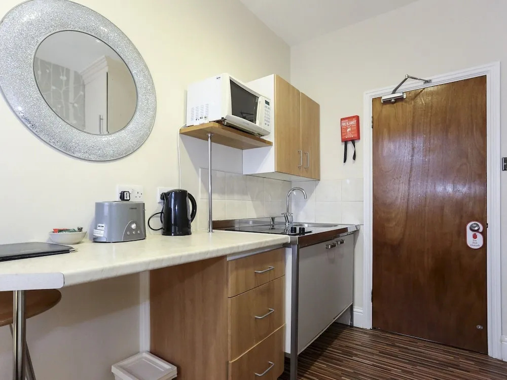 Aviva Guest House