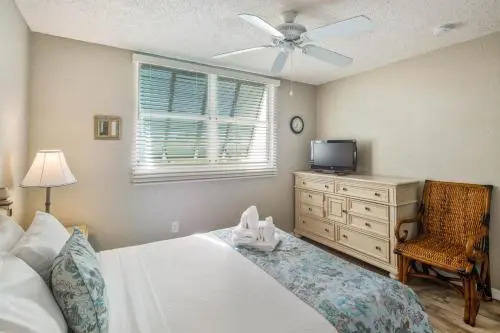 Sunrise Suites - Tahiti Suite 104