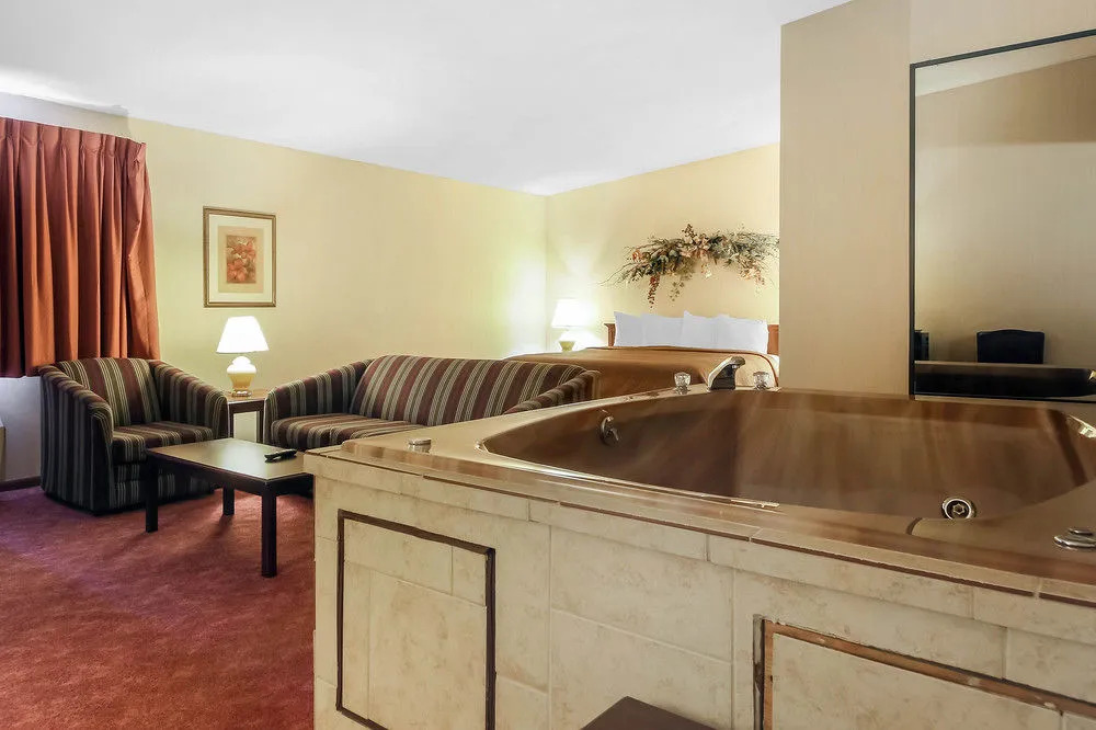 Quality Inn and Suites Beaver Dam