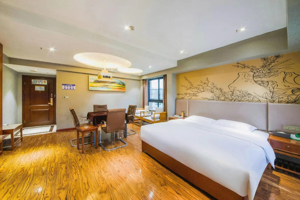 Caifu Holiday Hotel
