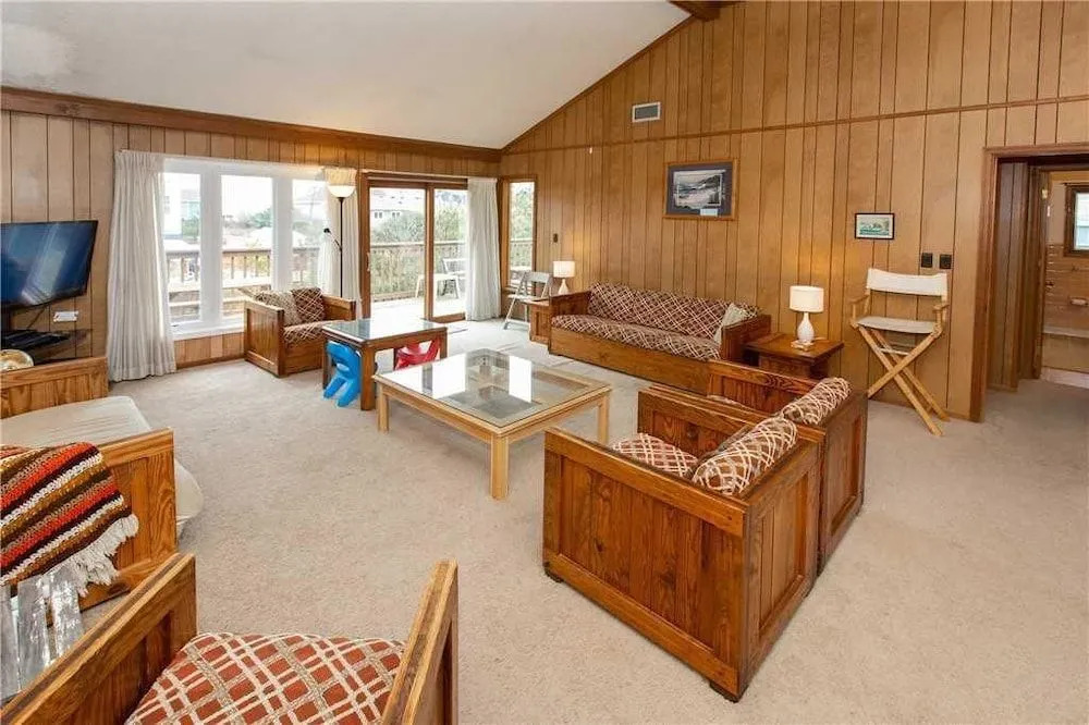 Hess Virginia - 5 Br Home