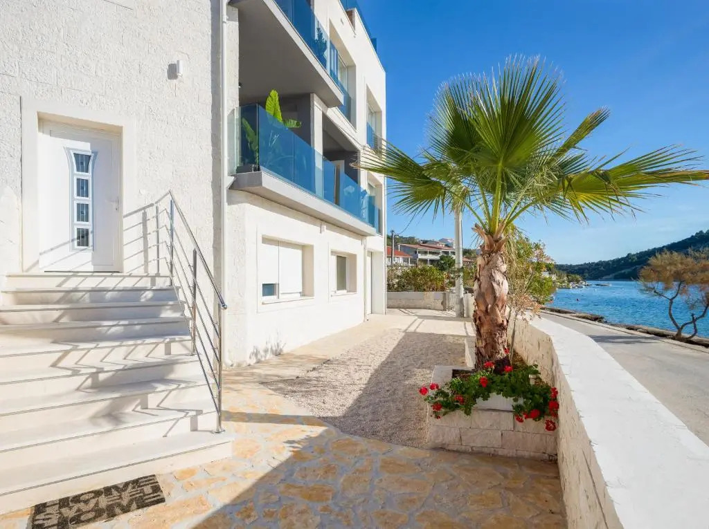 Beachfront Luxury Villa