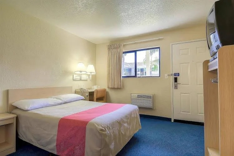 Motel 6 Anaheim Stadium - Orange