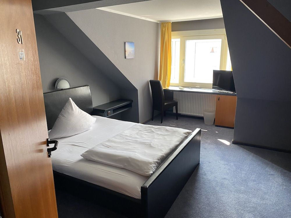Hotel Bitzer Backnang Zentrum 24h Check In Frühstück zubuchbar gratis Parkplätze