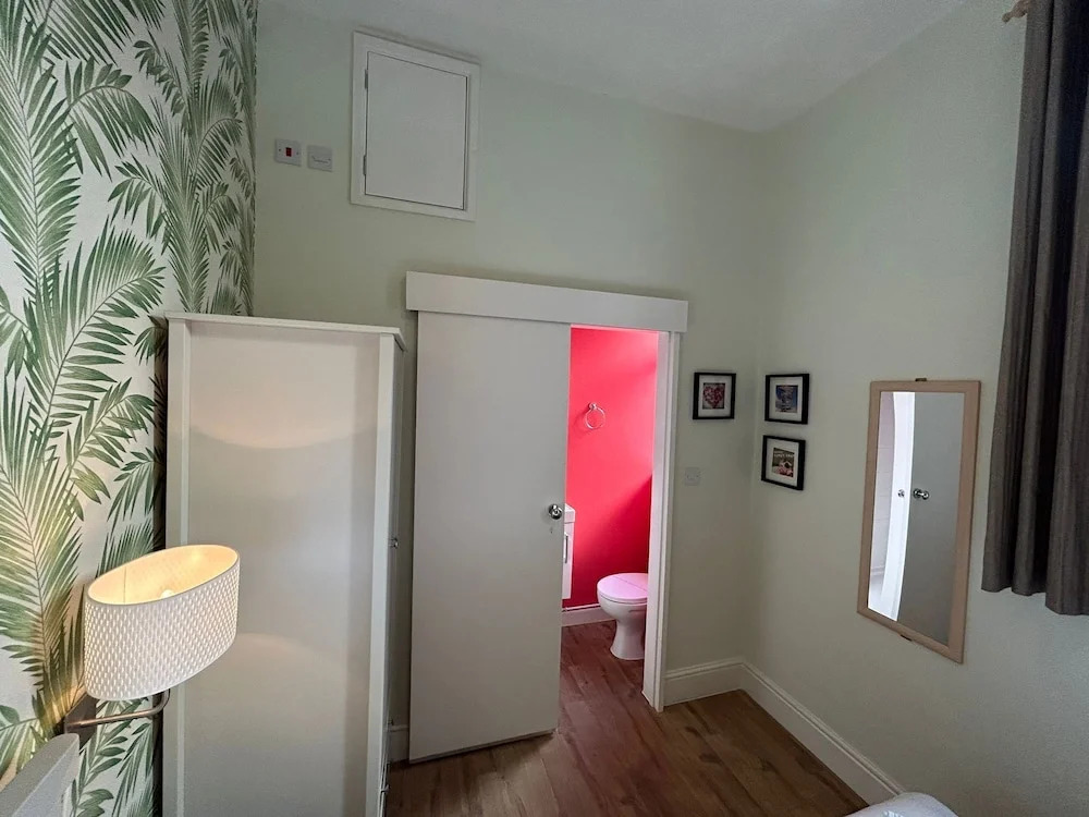 The Lyndhurst Guest house