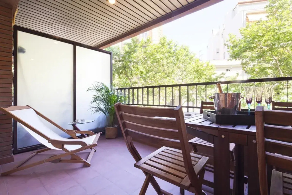 Classic Bonanova - 4 Bedroom Apartment 2nd Floor - Msb 56028