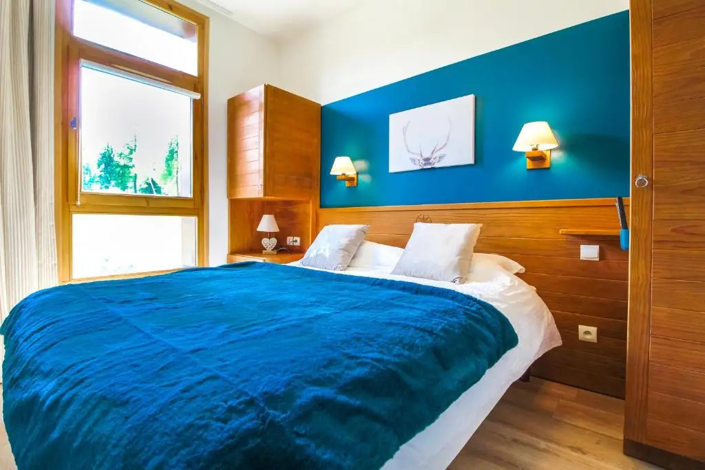 1-bed apartment in 5* Residence with mountain views, ski in, ski out
