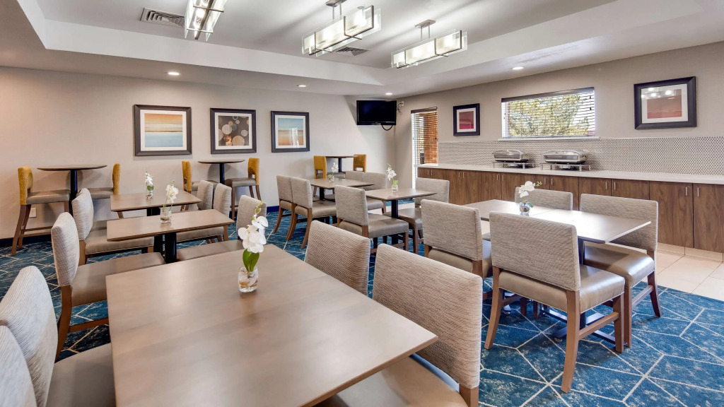 Best Western Plus Gateway Inn & Suites - Aurora