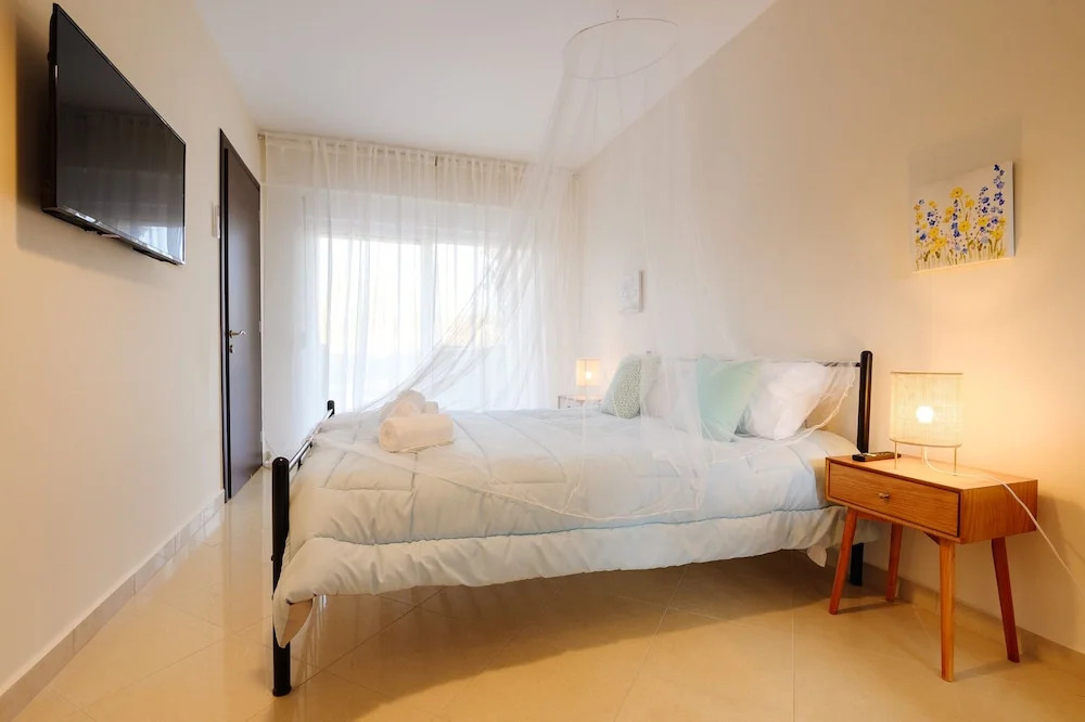 Impeccable 1-bed Apartment in Schinias Beach