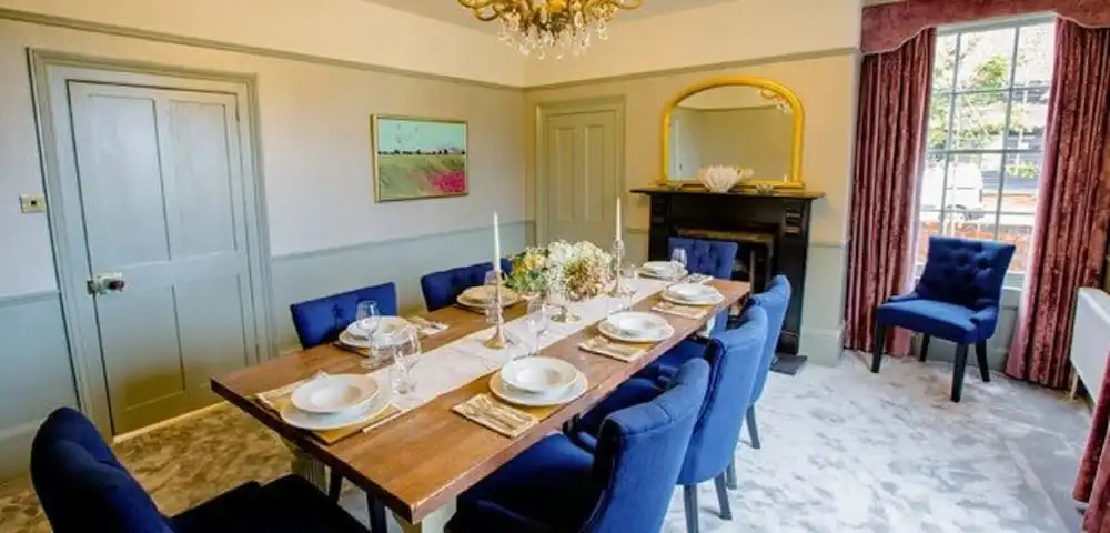 Vaulty Manor