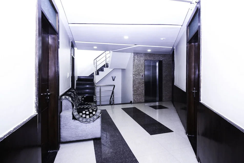 Hotel Galaxy Palace By OYO Rooms