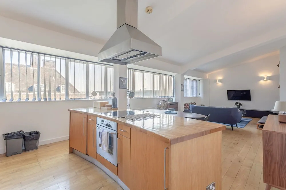2 Bedroom Loft Near Edgware Road