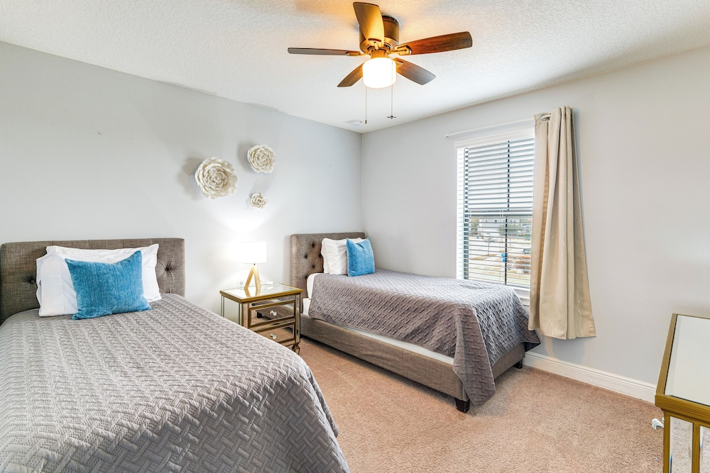 Resort Home in Haines City: Screened Lanai, Pool!
