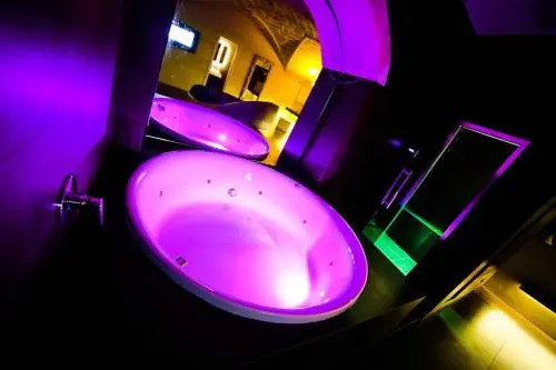 Naucleros Suites