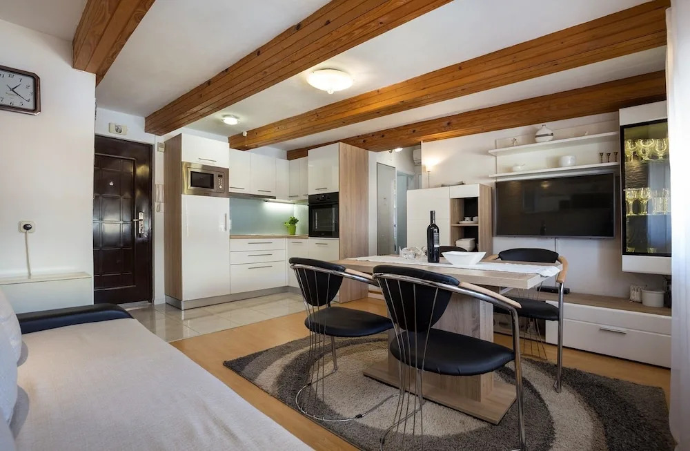 Apartment Akvileia