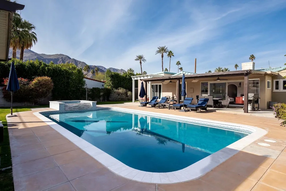 Movie Colony Oasis - Peaceful Walk to Downtown