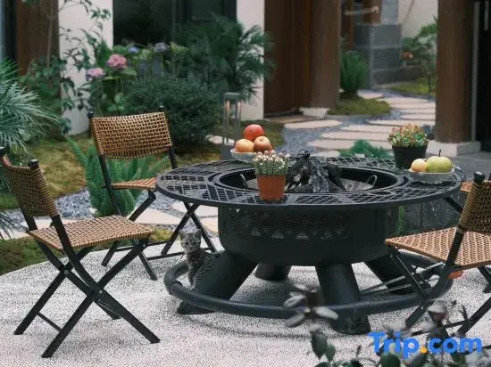 Yulong Qiyunli Designer Homestay