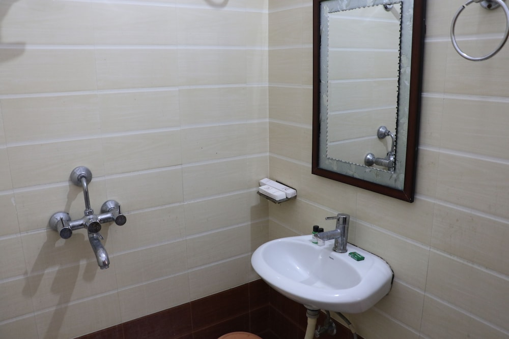 Hotel Sarweshwary