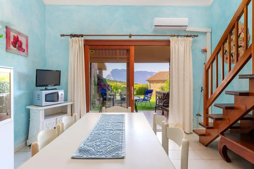 Apartment with 3 Bedrooms in San Teodoro, with Wonderful Sea View And Furnished Garden - 200 M From the Beach
