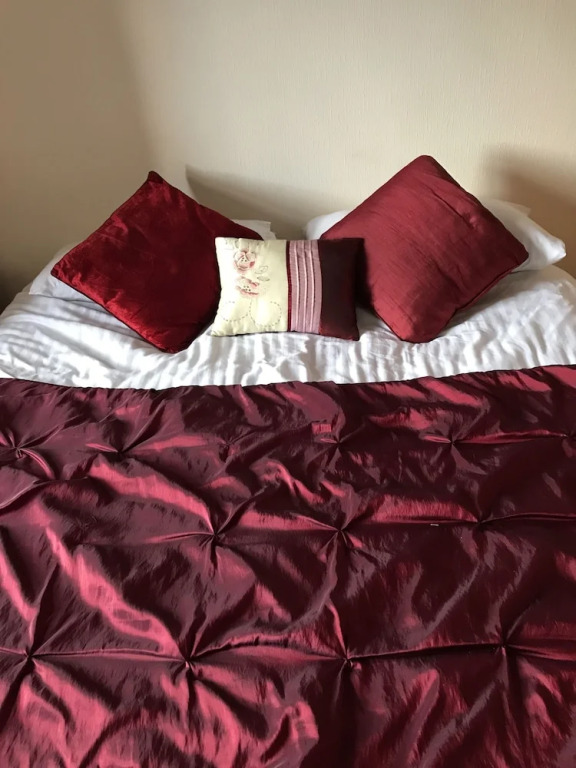 The Grapes Hotel