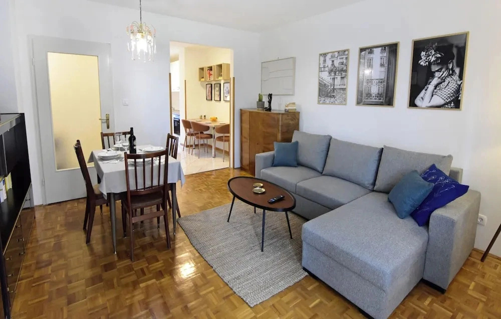 Charming Flat Close to Beach