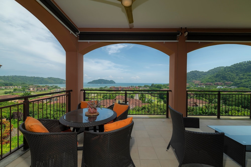 Altavista 4C 3 bdr Ocean View in Los Suenos