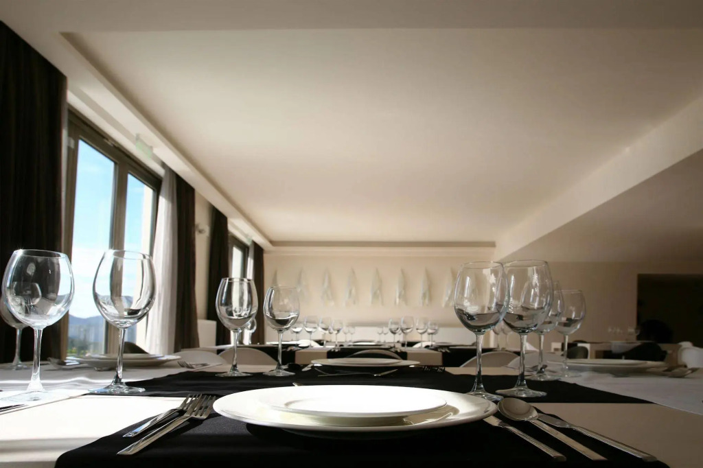 Seleni Suites