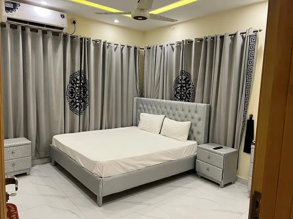 Lavish Guest House G-8