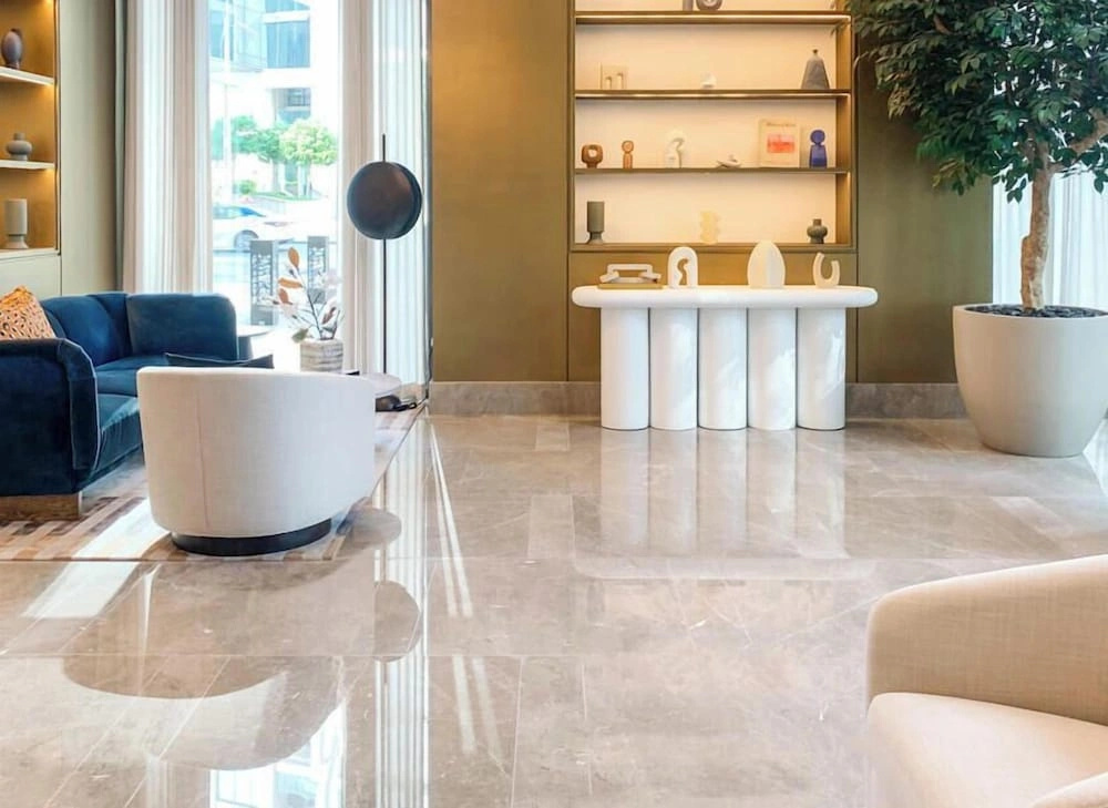 1 BR Apt Luxury at Burj Crown