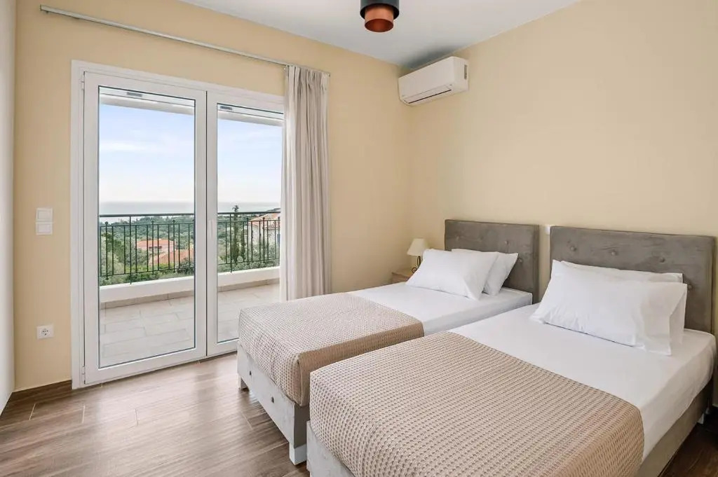 Evangelia's Residence - 3 Bedroom Sea View Apartment