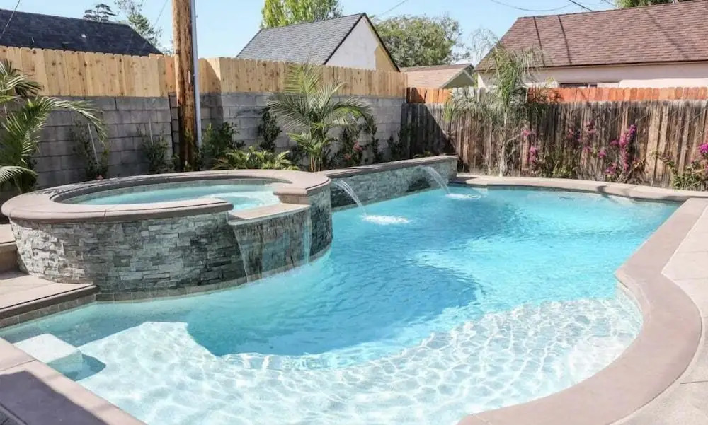Designer decorated 6 bedroom pool house