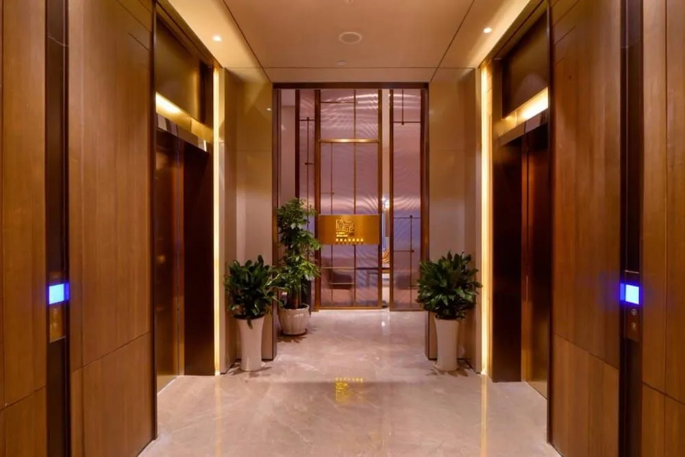 KuanRong Luxury Suites Hotel - Daping Times Square