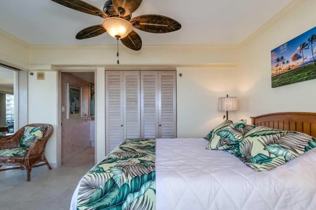 Ilikai 1243 2 Bedrooms 2 Bathrooms Condo