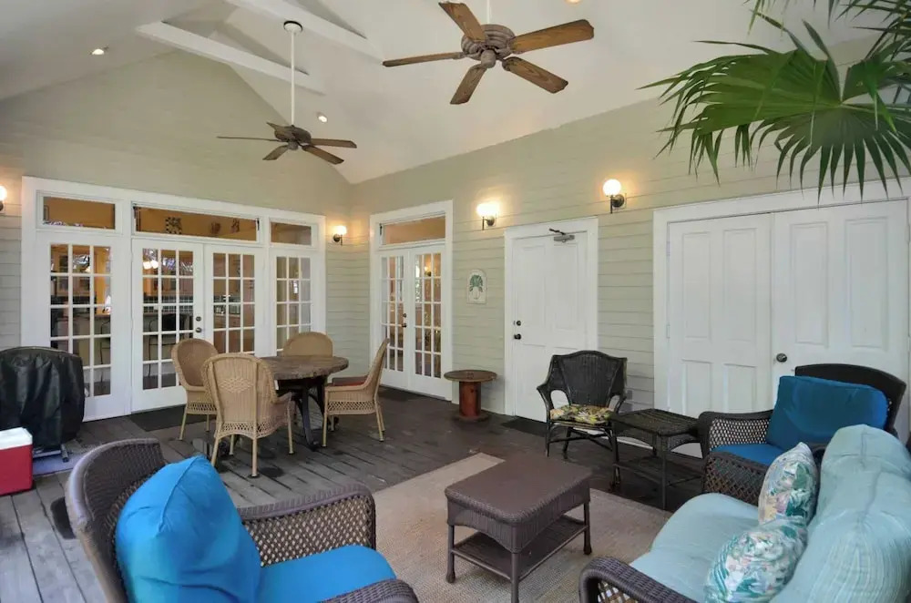 Easy Livin' by Avantstay Key West Home w/ Pool & BBQ Month Long Stays Only