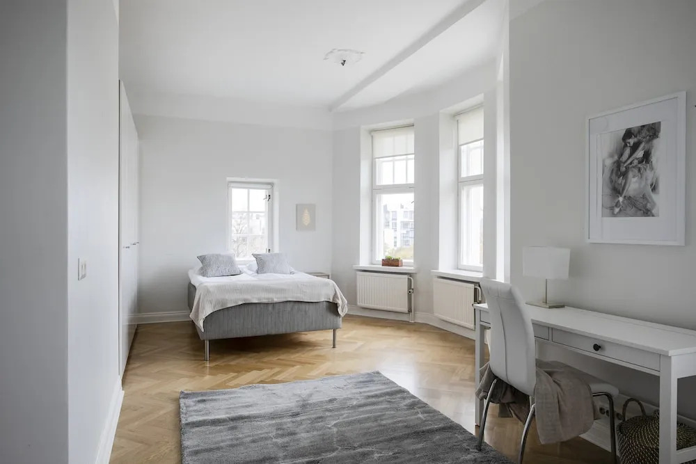 Grand luminous 150m2 2BR aptmnt in Eira