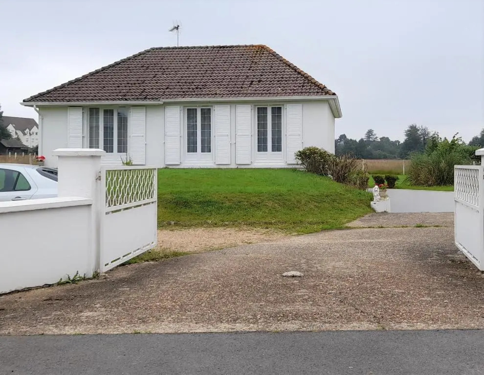 L'Opaline, Jolie Maison avec Jardin 6 pers,10km Honfleur, linge et internet inclus