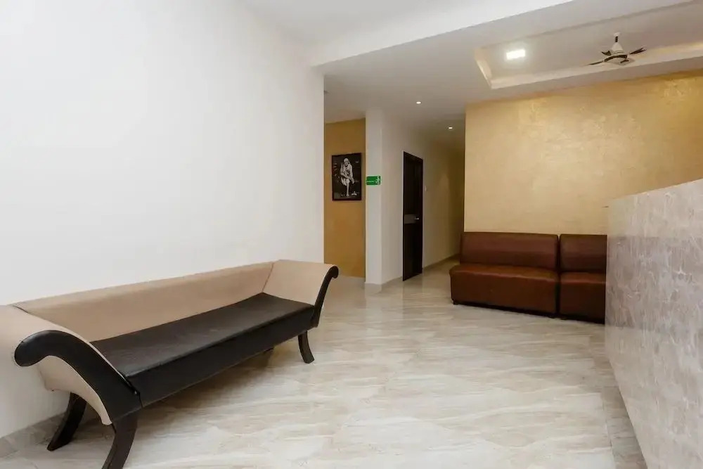 Hotel Everest Inn