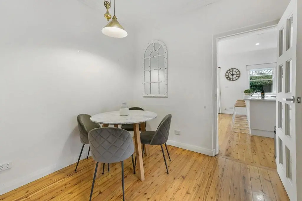 Leafy Lamrock Cosy 3 bedroom home Near CBD