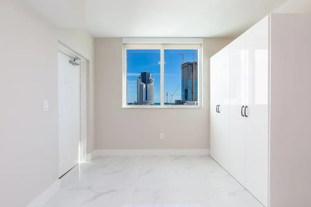 Le Marina Bay 701 by Go Florida Condo, Sunny Isles