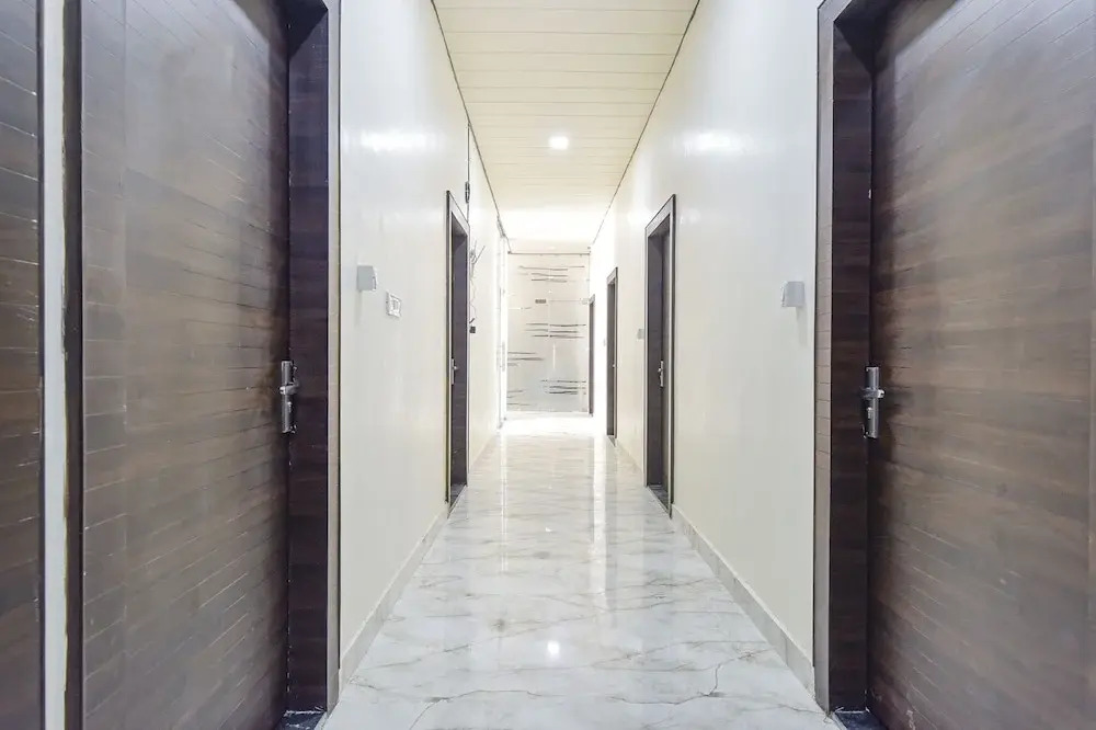 Hotel RK Residency Near,Prem mandir,Keli kunj & Bankey bihari Budget hotel in vrindavan