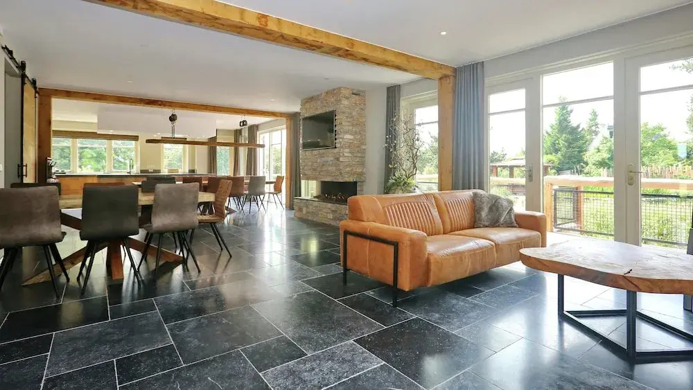 Luxurious Holiday Home with Hot Tub in Noordwijk
