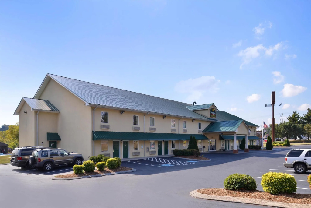 Douglas Inn & Suites